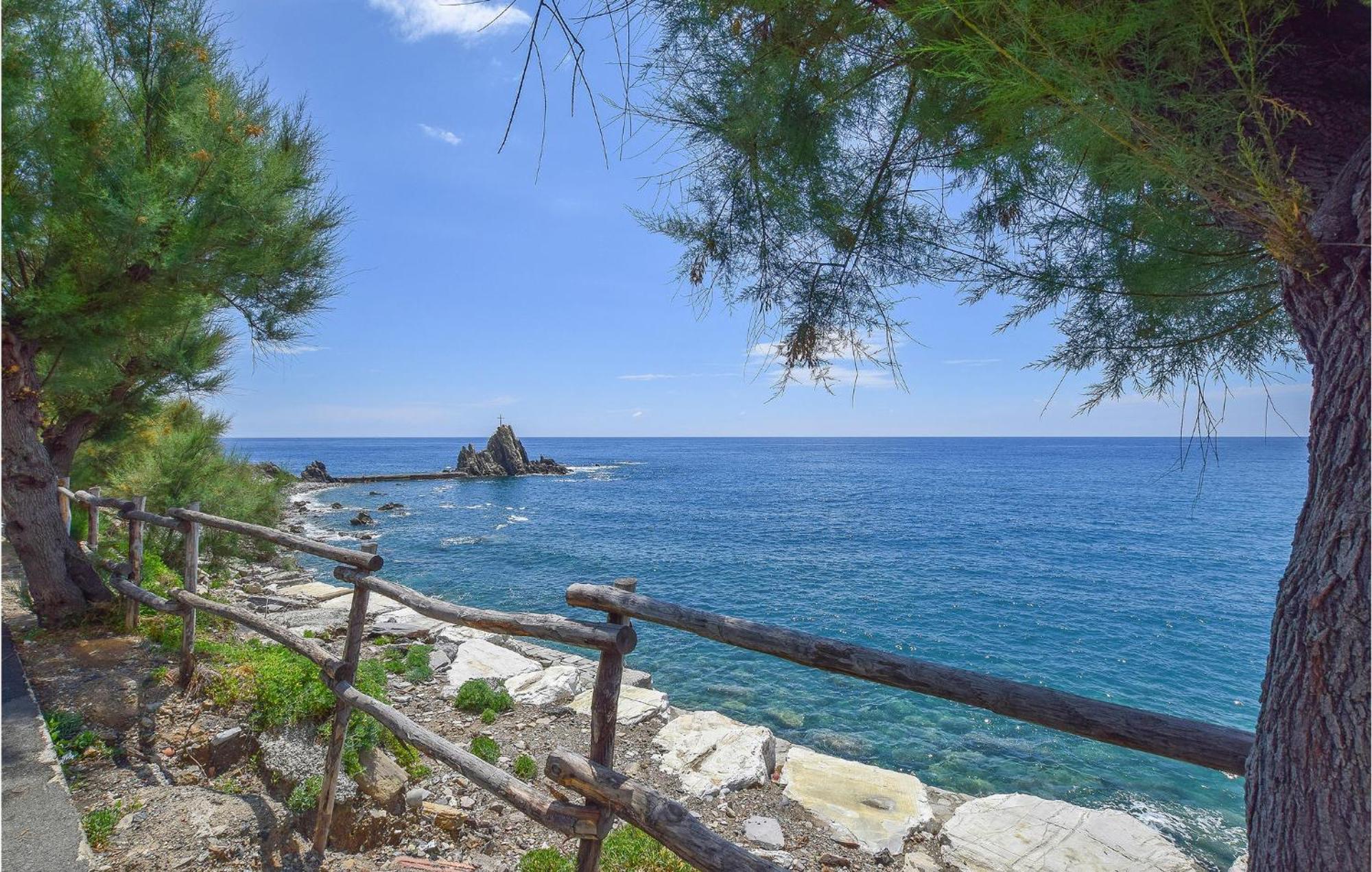 Amazing Apartment In Moneglia With House Sea View Buitenkant foto
